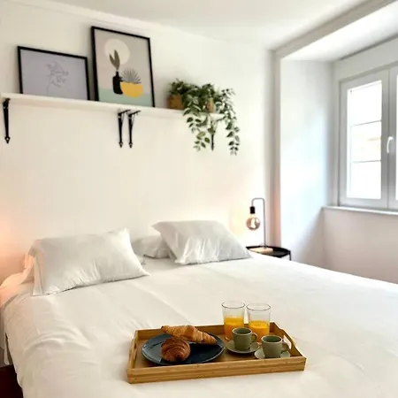 Chiado Comfort And Practicality On The 3rd Floor Apartman